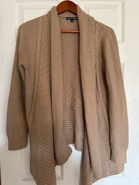 Cable & Gauge Taupe Open-Front Cable Cardigan